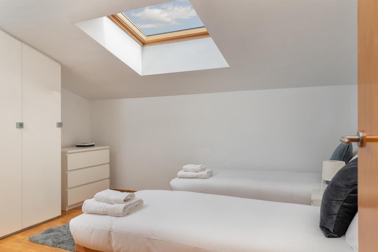 Flateli Cort Reial 7 Apartment Girona Bagian luar foto