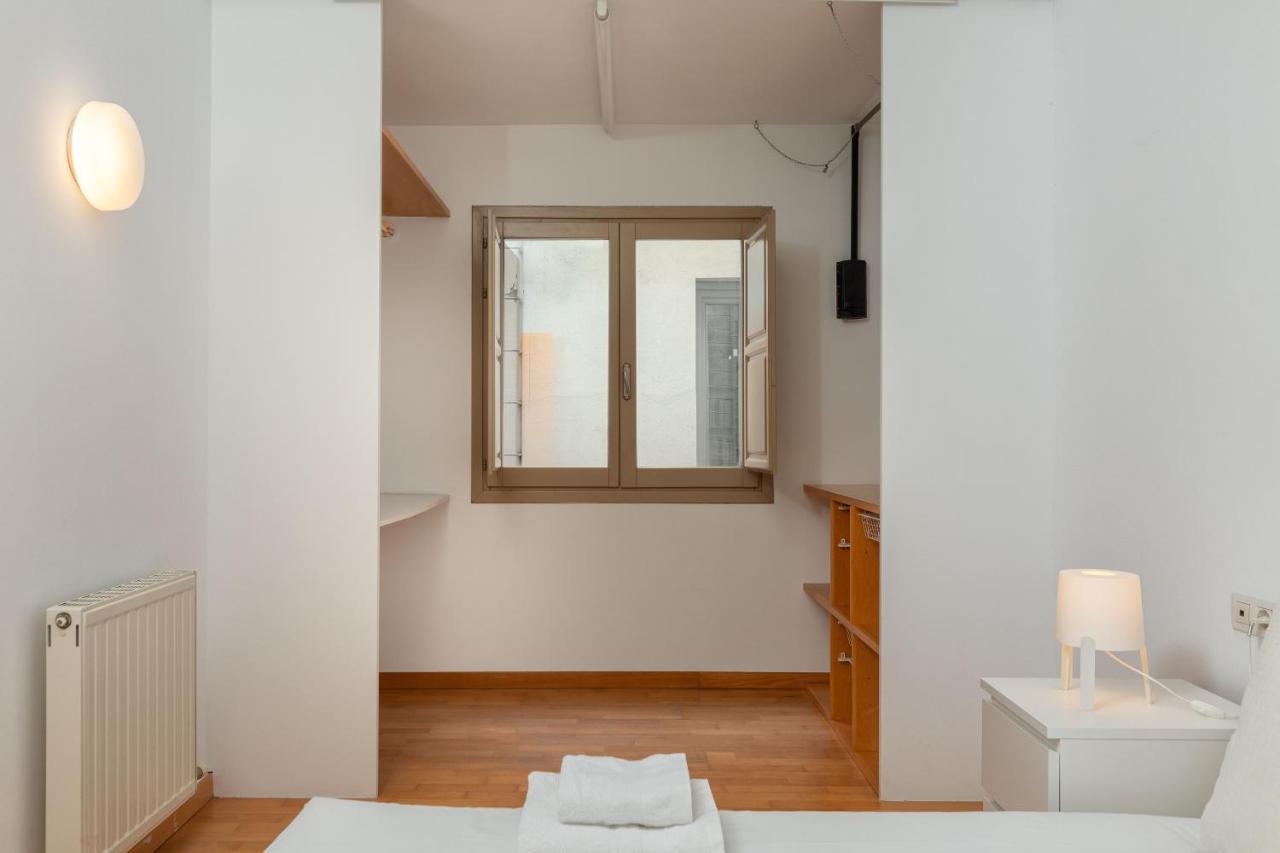 Flateli Cort Reial 7 Apartment Girona Bagian luar foto